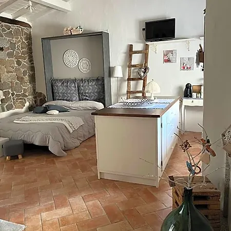 Roseddu Bed & Breakfast 3*